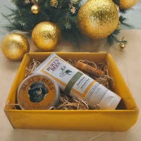 Burt's Bees Pamper Gift Set In A Box