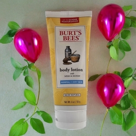 Burt's Bees Body Lotion with Milk and Honey, 170g