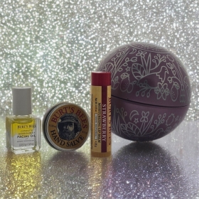 Burt's Bees Pamper Gift Set In Bauble